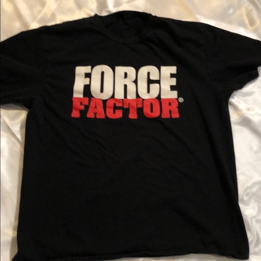 T-Shirt - Picture 4 of 4
